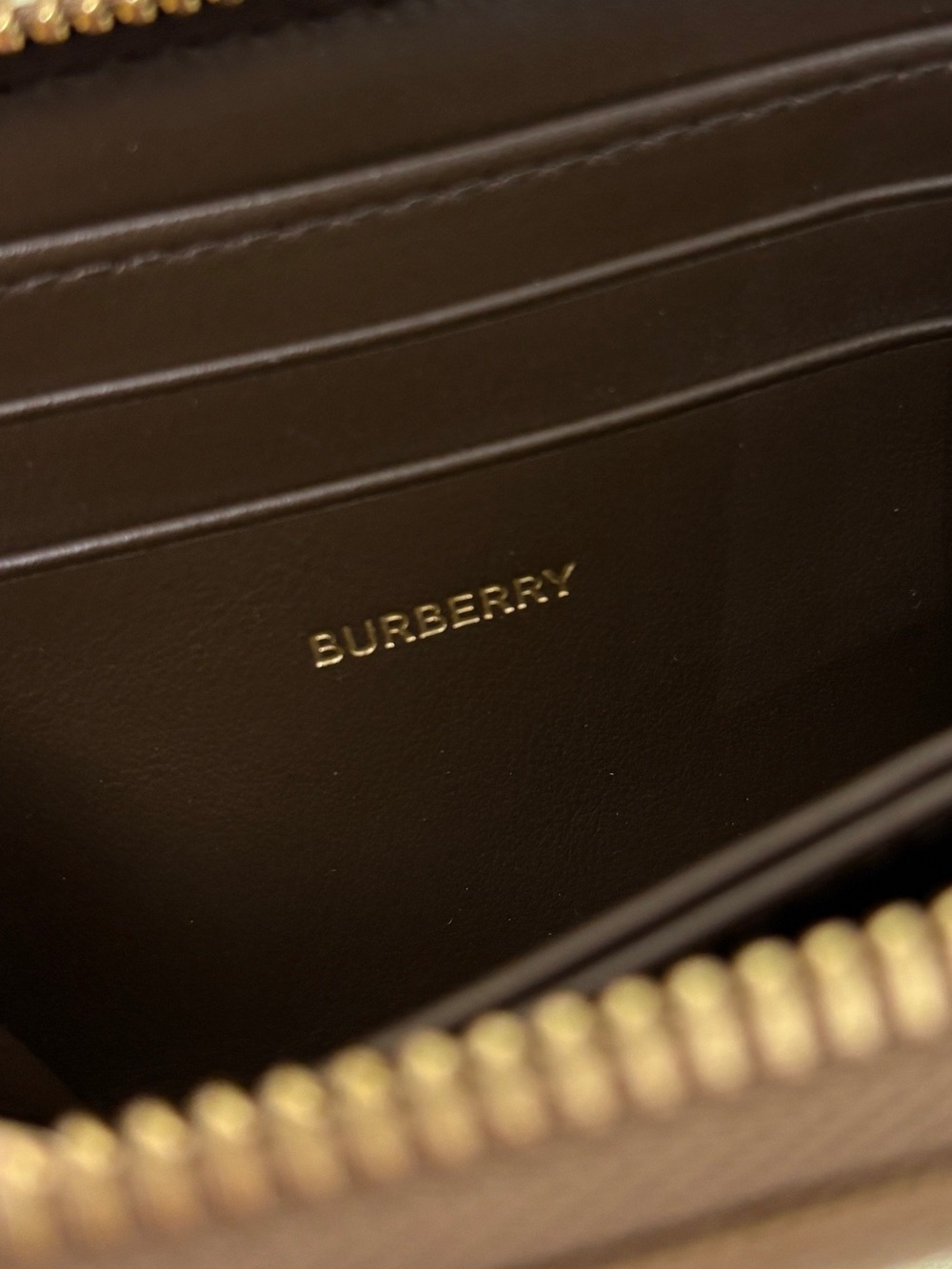 Burberry Ebony Brown and Black zip wallet New - Picture 6 of 6